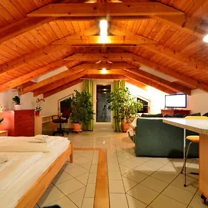 Ajo - Alte Donau View Penthouse - Self-check-in Vídeň